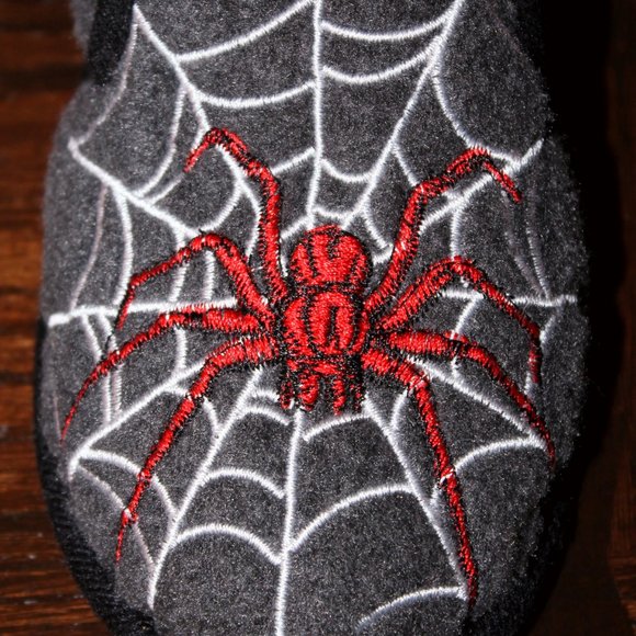 5/$20 NEW Boys 11-12 Gray Spider & Web Slippers-Non Slip Sole - Picture 3 of 6